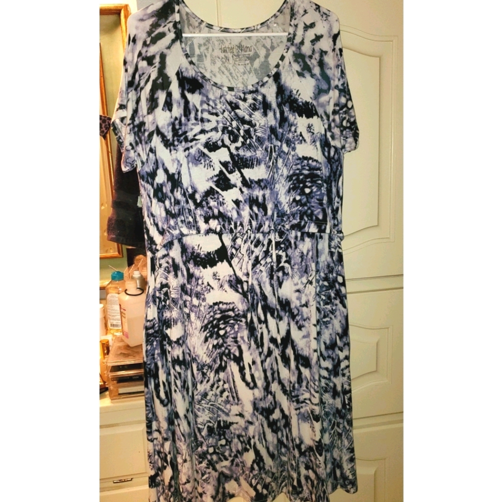 Latched Mama Printed Drawstring T-Shirt Nursing Dr